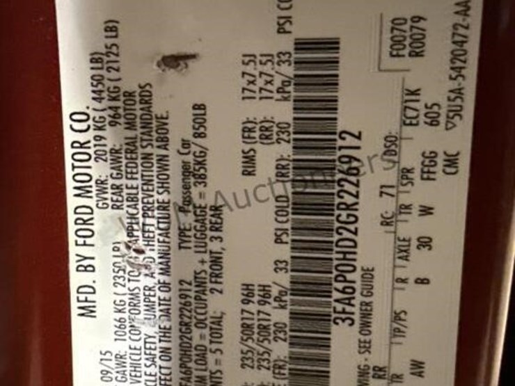 2016-ford-fusion-se-sdn-image-16