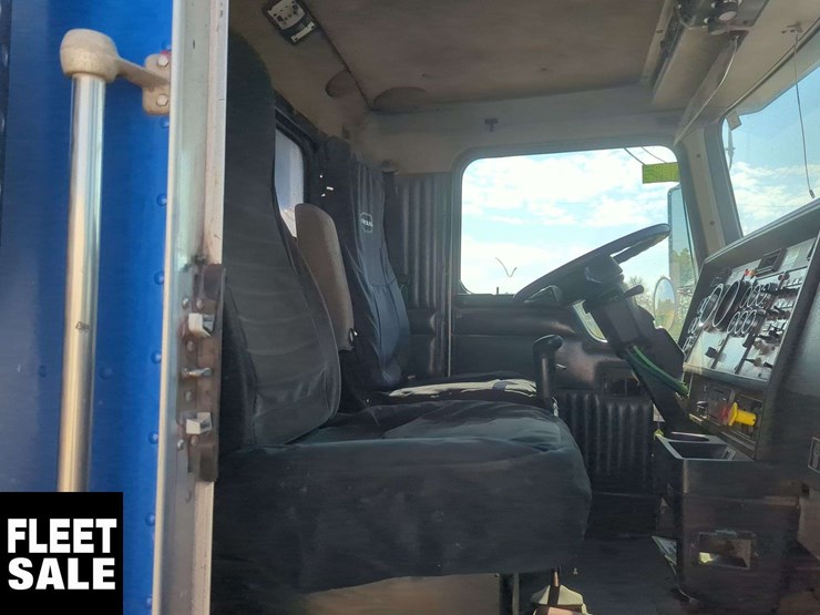 2000-kenworth-t800-image-25
