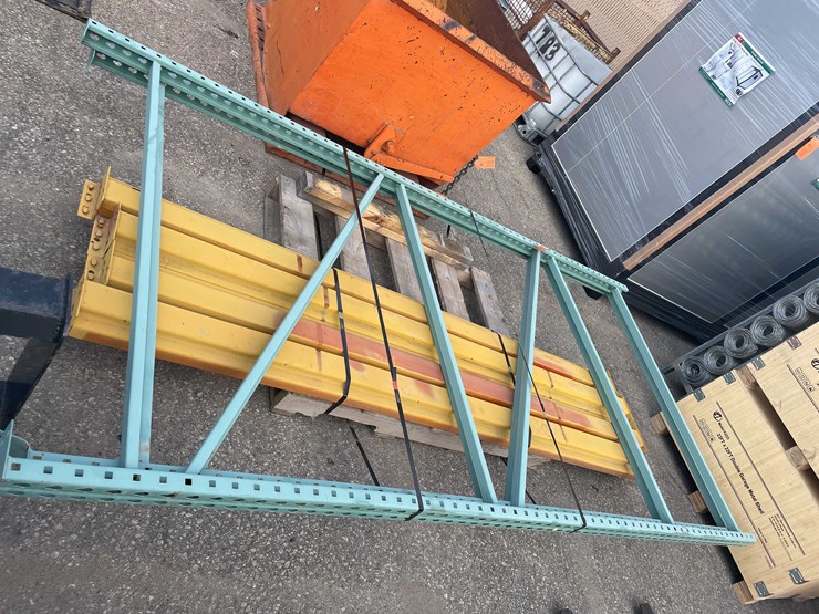 #3074-•-teardrop-pallet-racking-(o8)-image-2