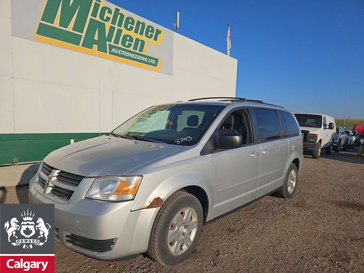 2010-dodge-grand-caravan-se-image-1