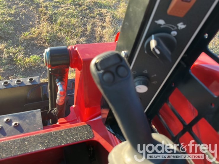 2023-manitou-1050rt-image-12