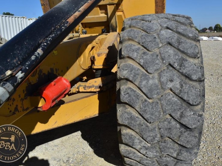 2011-caterpillar-740b-image-64