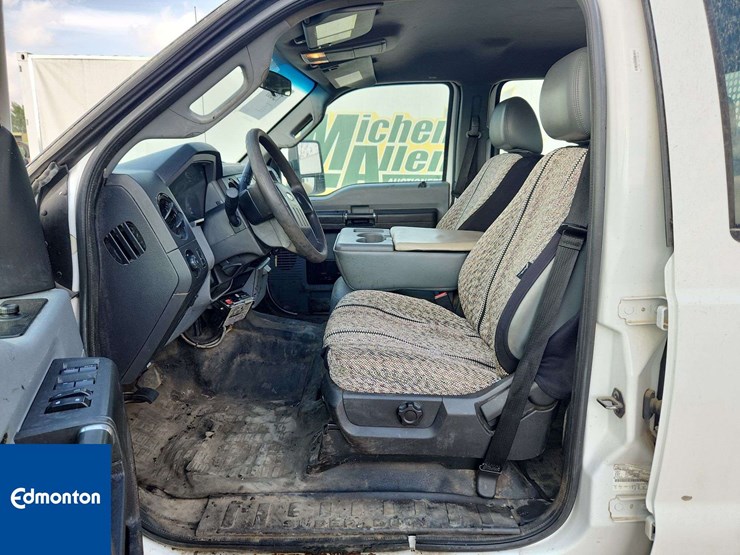 2013-ford-f550-image-19