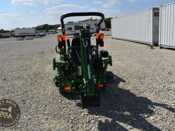 2022-john-deere-1025r-image-3