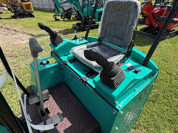 #614-•-2025-cfg-industrial-h15r-hydraulic-track-type-mini-excavator-image-13