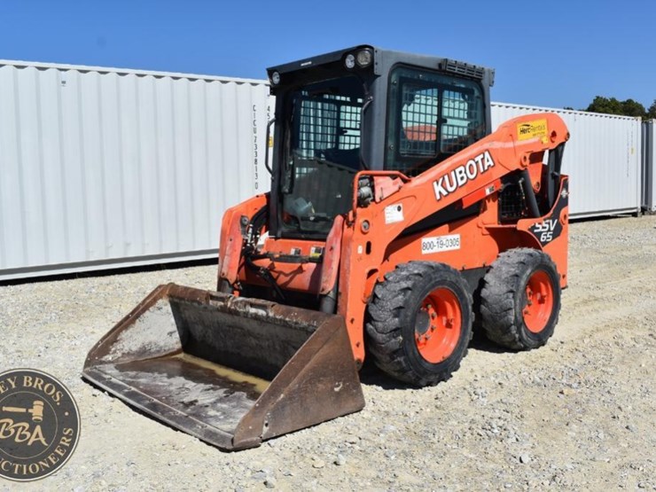 2017-kubota-ssv65-image-71