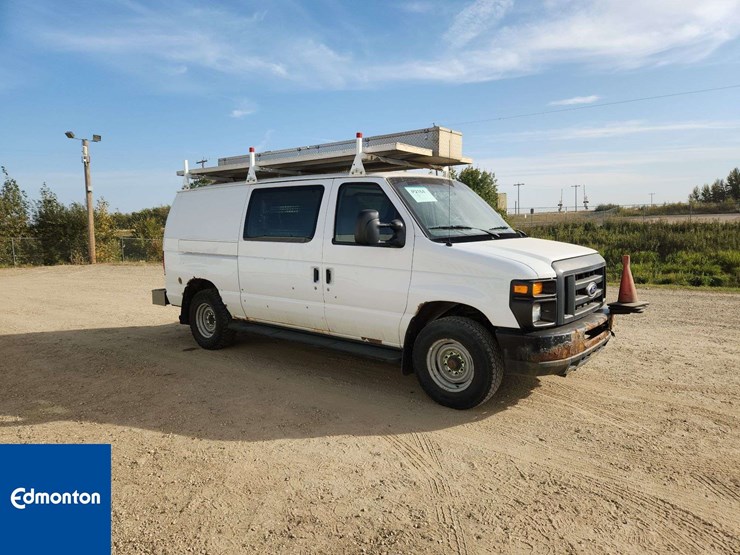 2012-ford-cargo-image-7