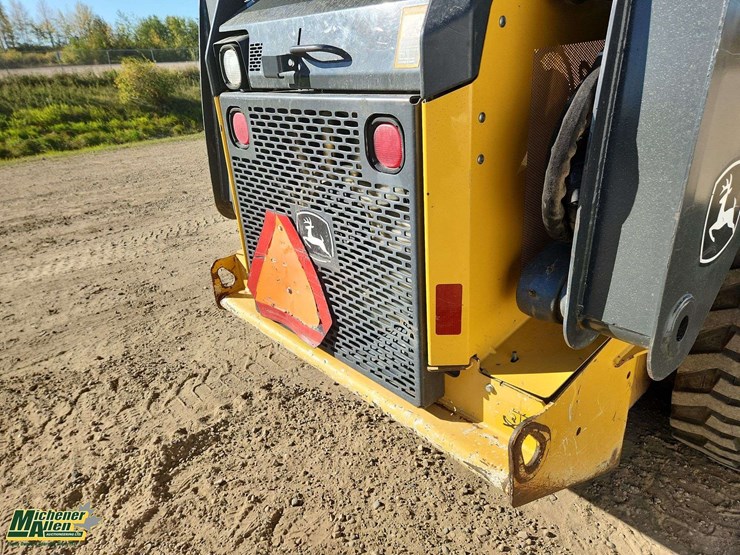 deere-326e-image-36