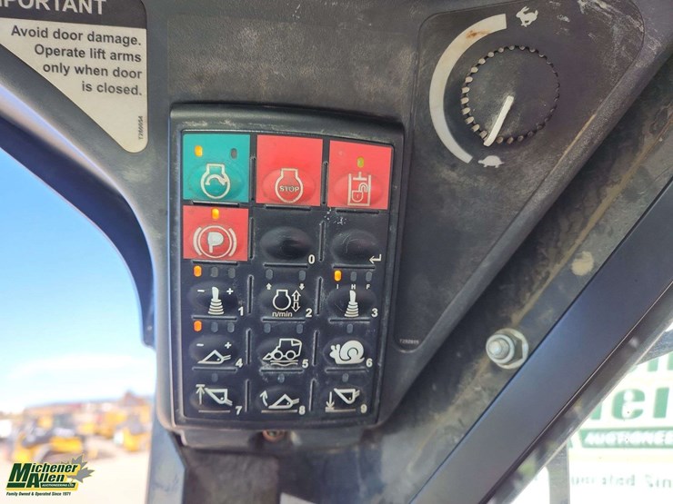 deere-326e-image-12