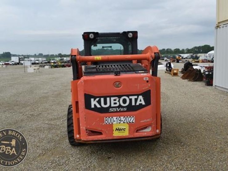 2017-kubota-ssv65-image-3