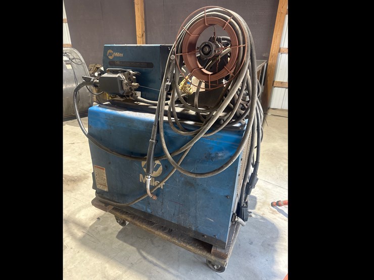 #84-•-miller-deltaweld-452-mig-welder-image-1