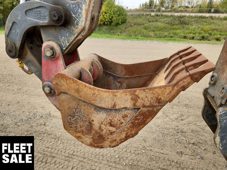2015-deere-410l-image-16