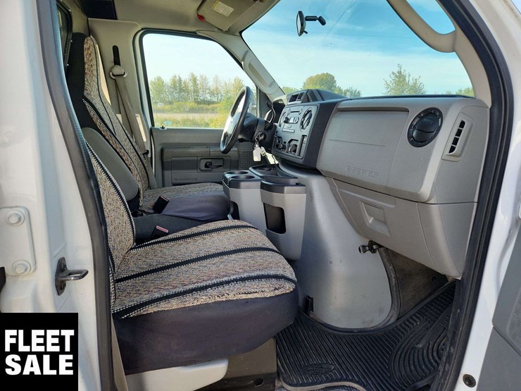 2012-ford-cargo-image-13
