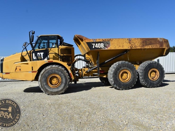 2012-caterpillar-740b-image-27