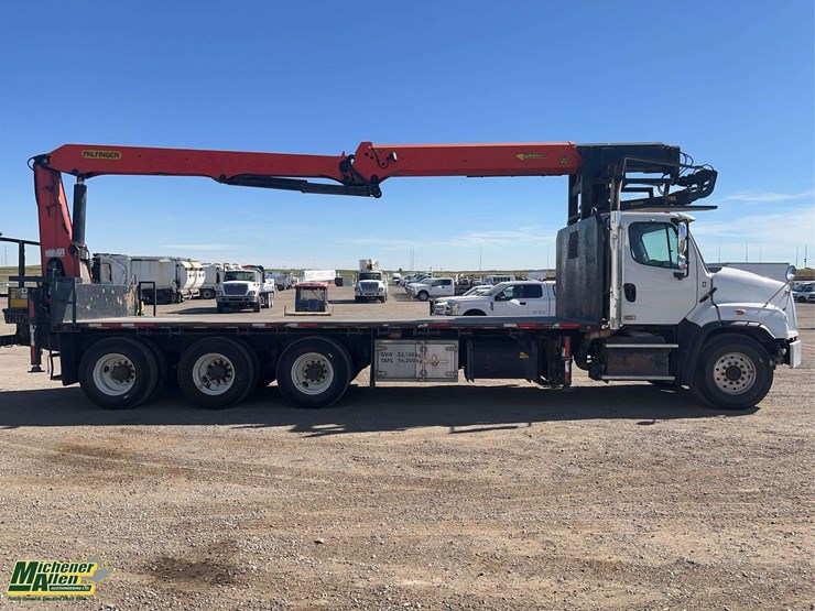 2017-freightliner-114sd-image-5