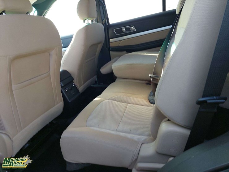 2016-ford-explorer-xlt-image-11