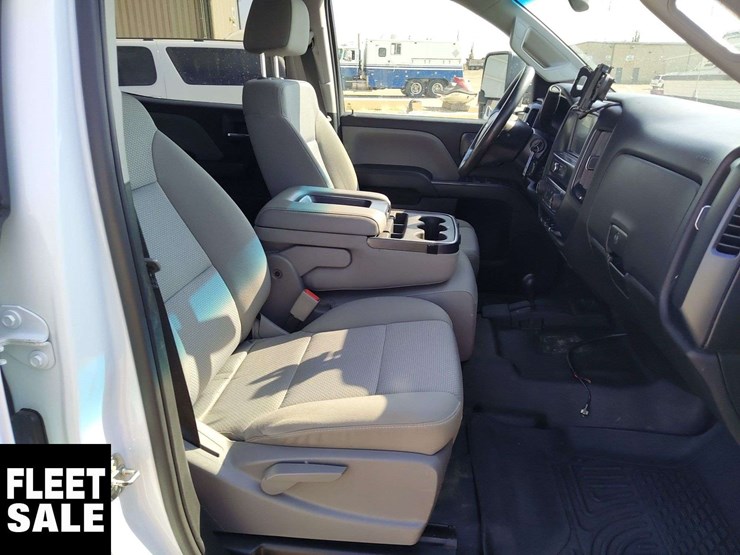 2018-chevrolet-silverado-3500hd-image-21