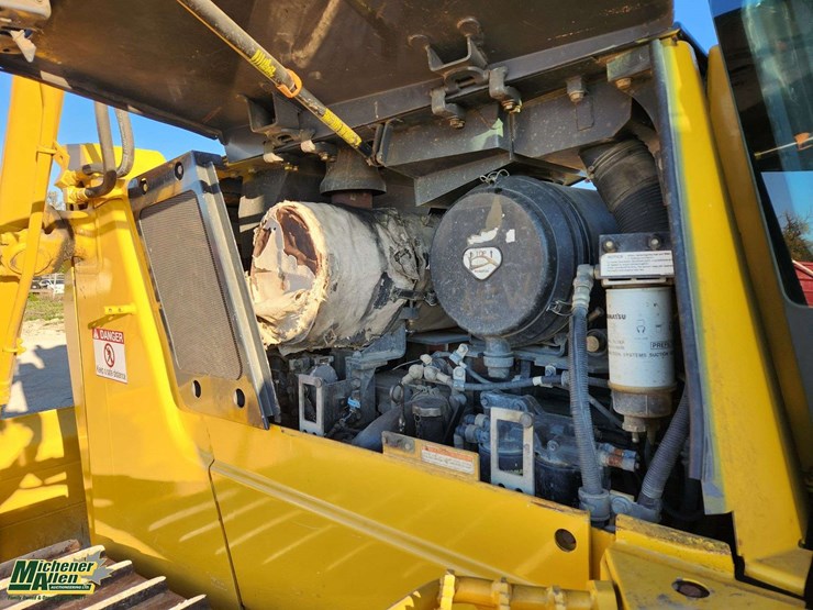 2015-komatsu-d65px-image-34