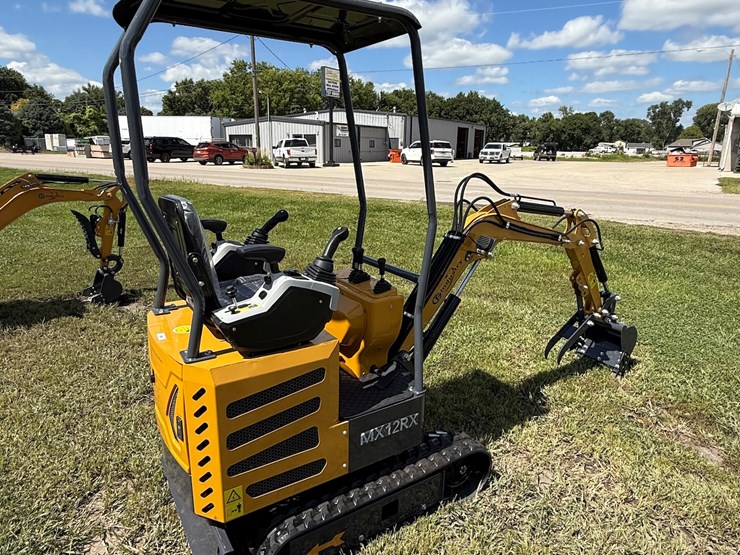 #608-•-2025-cfg-industrial-mx12rx-hydraulic-track-type-mini-excavator-image-7