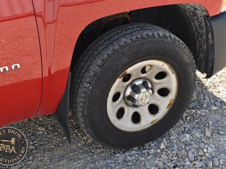 2013-chevrolet-silverado-1500-image-27
