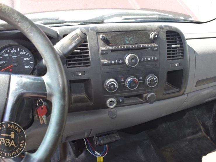 2013-chevrolet-silverado-1500-image-15