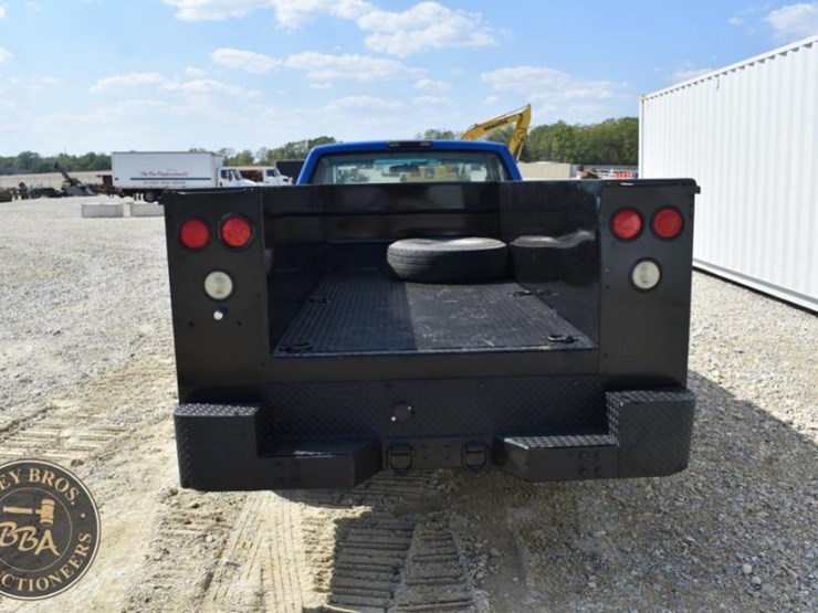 2000-chevrolet-3500-image-3