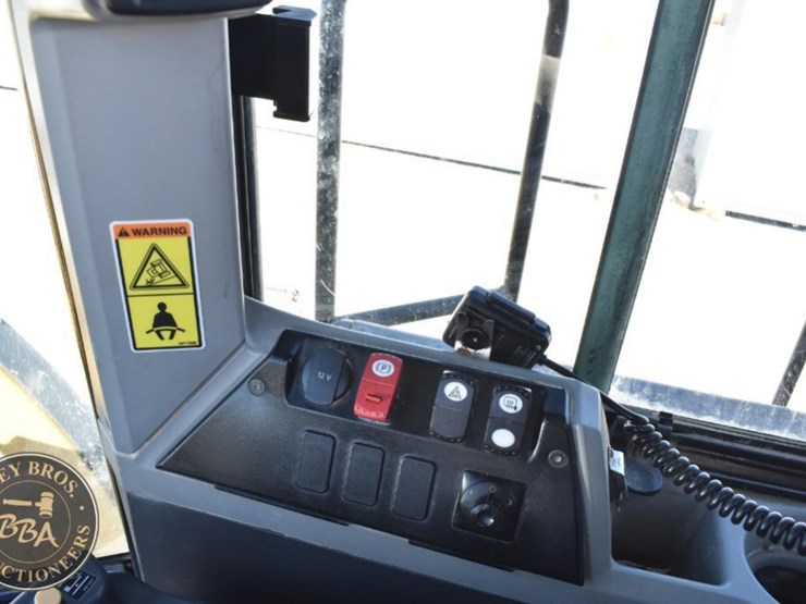 2014-caterpillar-982m-image-14