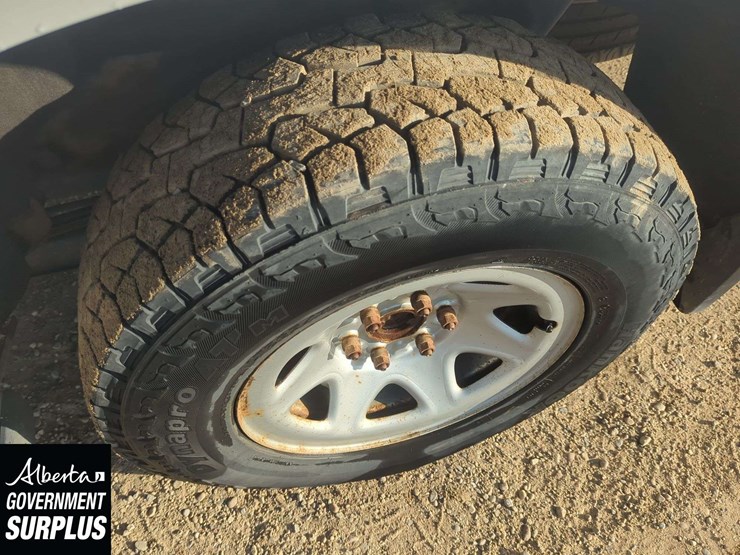 2019-chevrolet-suburban-image-40
