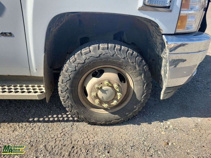 2013-chevrolet-silverado-3500hd-image-12