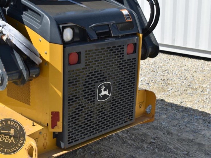 2021-deere-325g-image-56