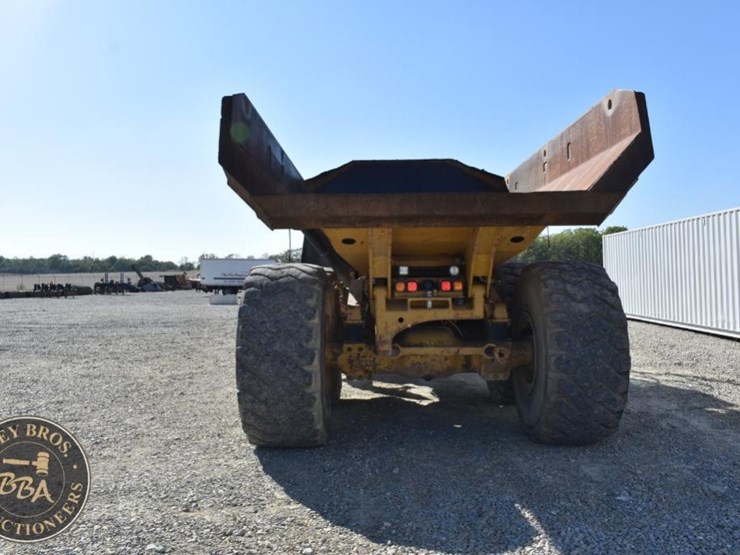 2011-caterpillar-740b-image-30