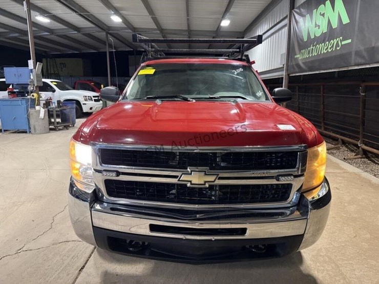2010-chevrolet-silverado-2500hd-image-3