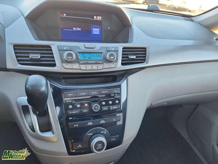2013-honda-odyssey-image-11