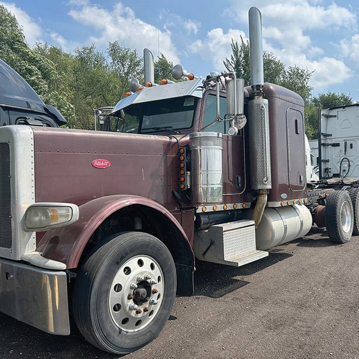 2008 PETERBILT 389