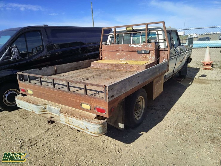 1979-ford-f350-xlt-lariat-image-4