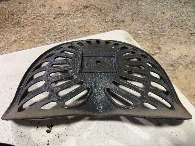 (2)-cast-iron-seats-image-17