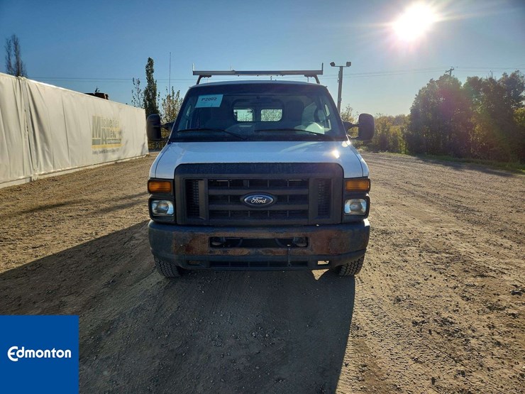 2012-ford-cargo-image-8