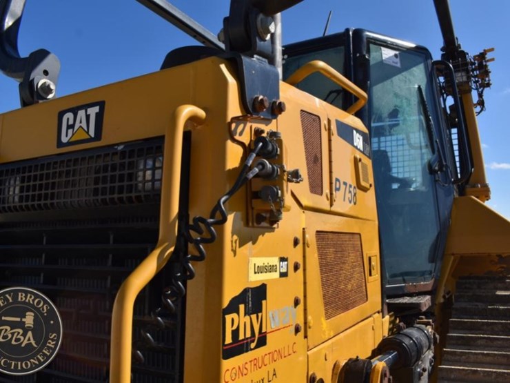 2020-caterpillar-d6n-lgp-image-40