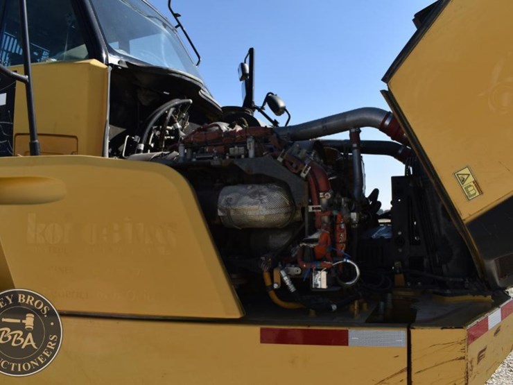 2012-caterpillar-740b-image-86