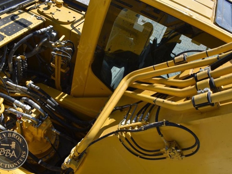 2023-komatsu-pc360-lc-11-image-25