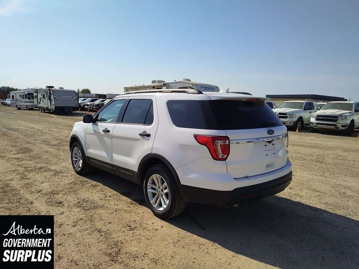 2017-ford-explorer-image-2