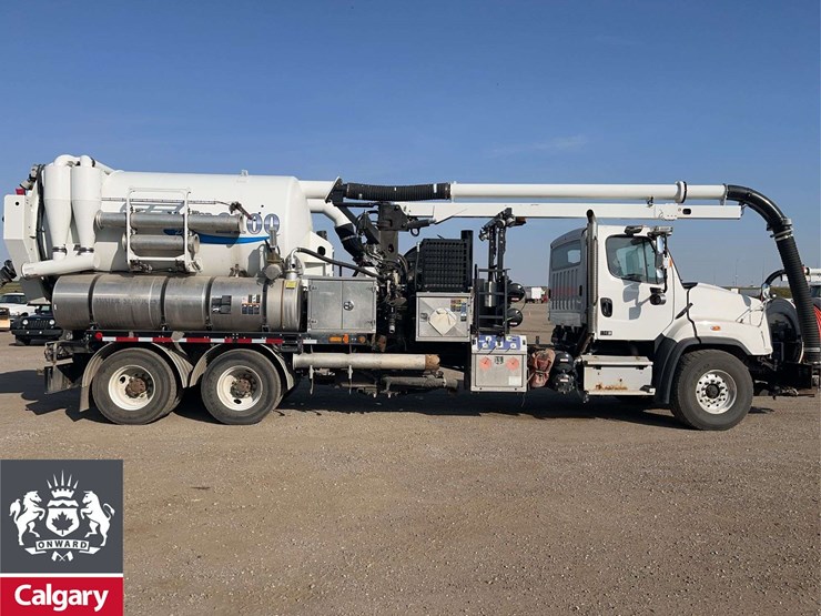 2015-freightliner-114sd-image-6