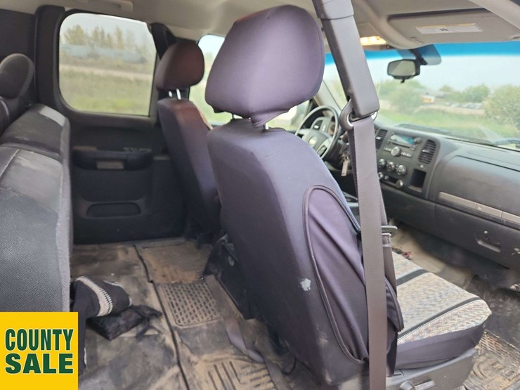 2013-chevrolet-silverado-1500-image-23