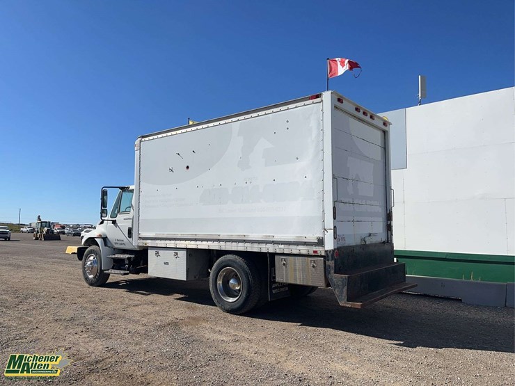 2005-international-durastar-4300-image-3