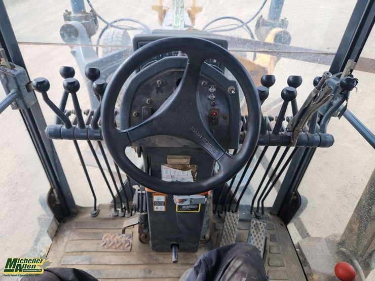 2006-deere-770d-image-10