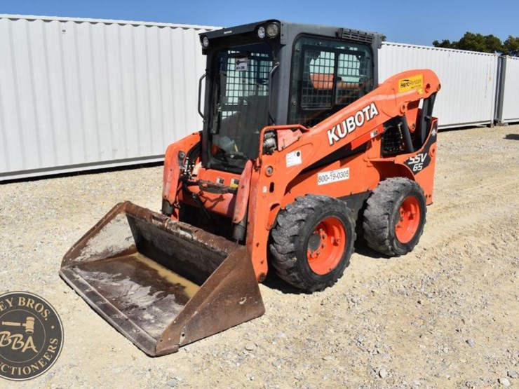 2017-kubota-ssv65-image-35