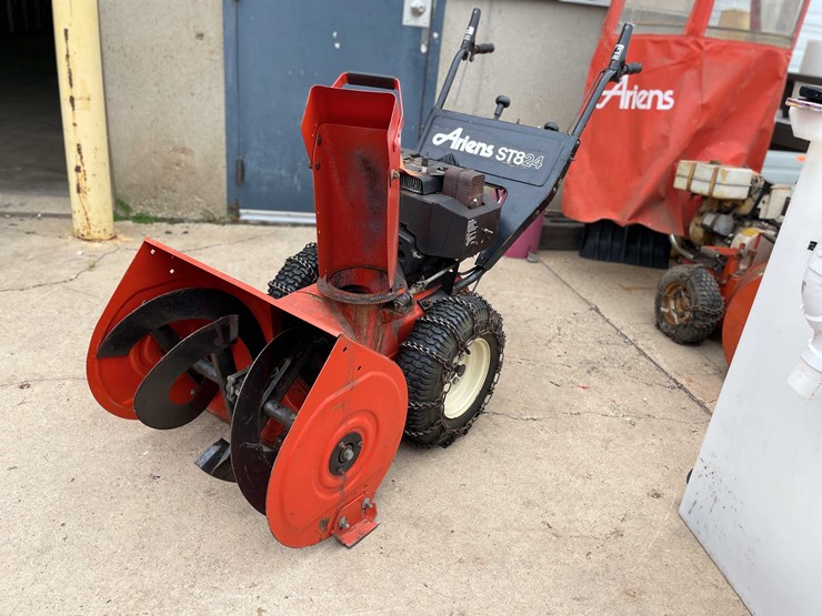#3102-•-ariens-snowblower-(o3)-image-1