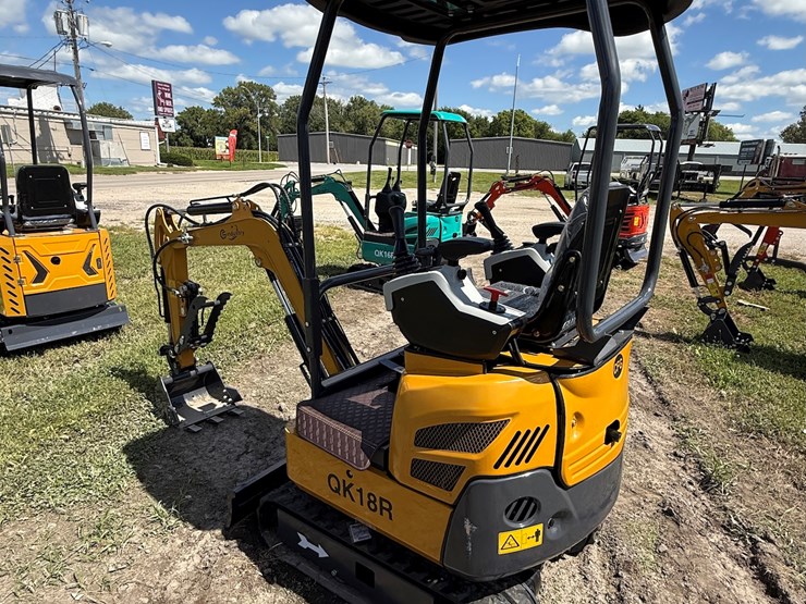 #607-•-2025-cfg-industrial-qk18r-hydraulic-track-type-mini-excavator-image-17