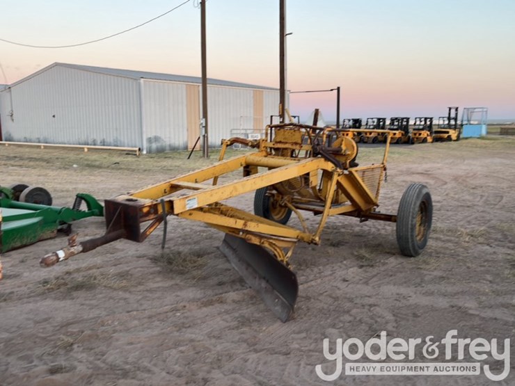 pull-behind-motor-grader-attachment-image-1
