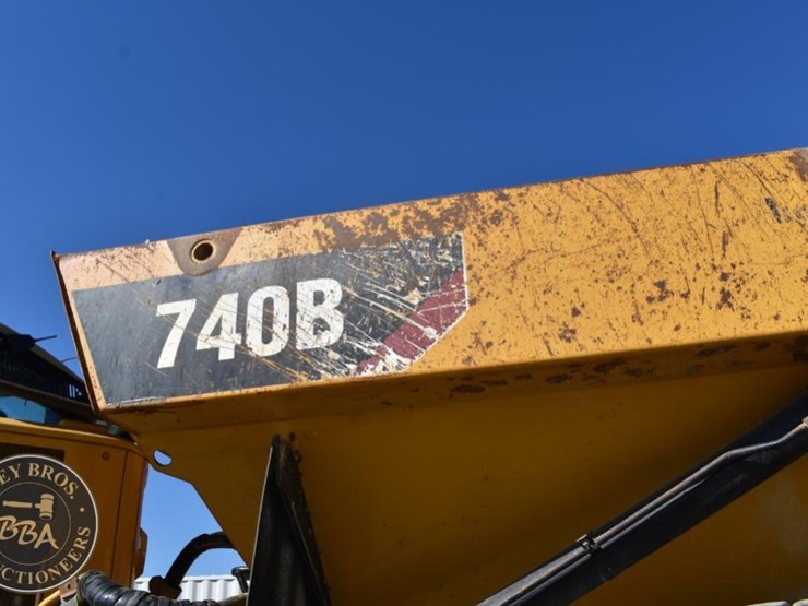 2012-caterpillar-740b-image-68